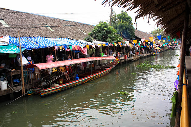 Canal at Khlong Lat Mayom